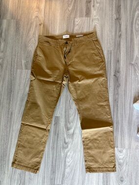 Men's Chino Pants in Brown - Classic Casual Wear